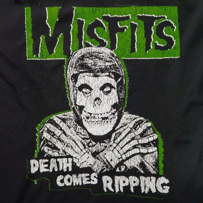 MISFITS T SHIRT RIPPING DETAIL WEB scaled