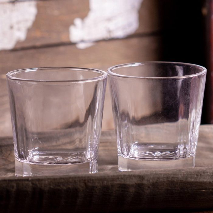 Whiskey Decanter and Glasses LS 3