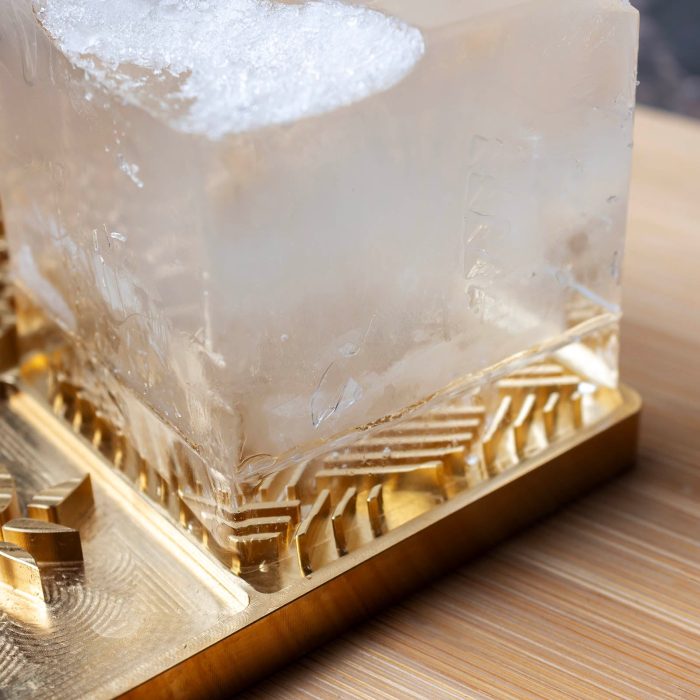 ice mold tray with 5 designs brass sceen1copy